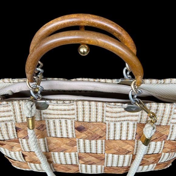 Vintage bag woven natural fiber top wooden handle with crossbody strap - Picture 2 of 9